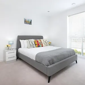 olympic-view-london-stratford-apartment.brighton-hotels-england.com/