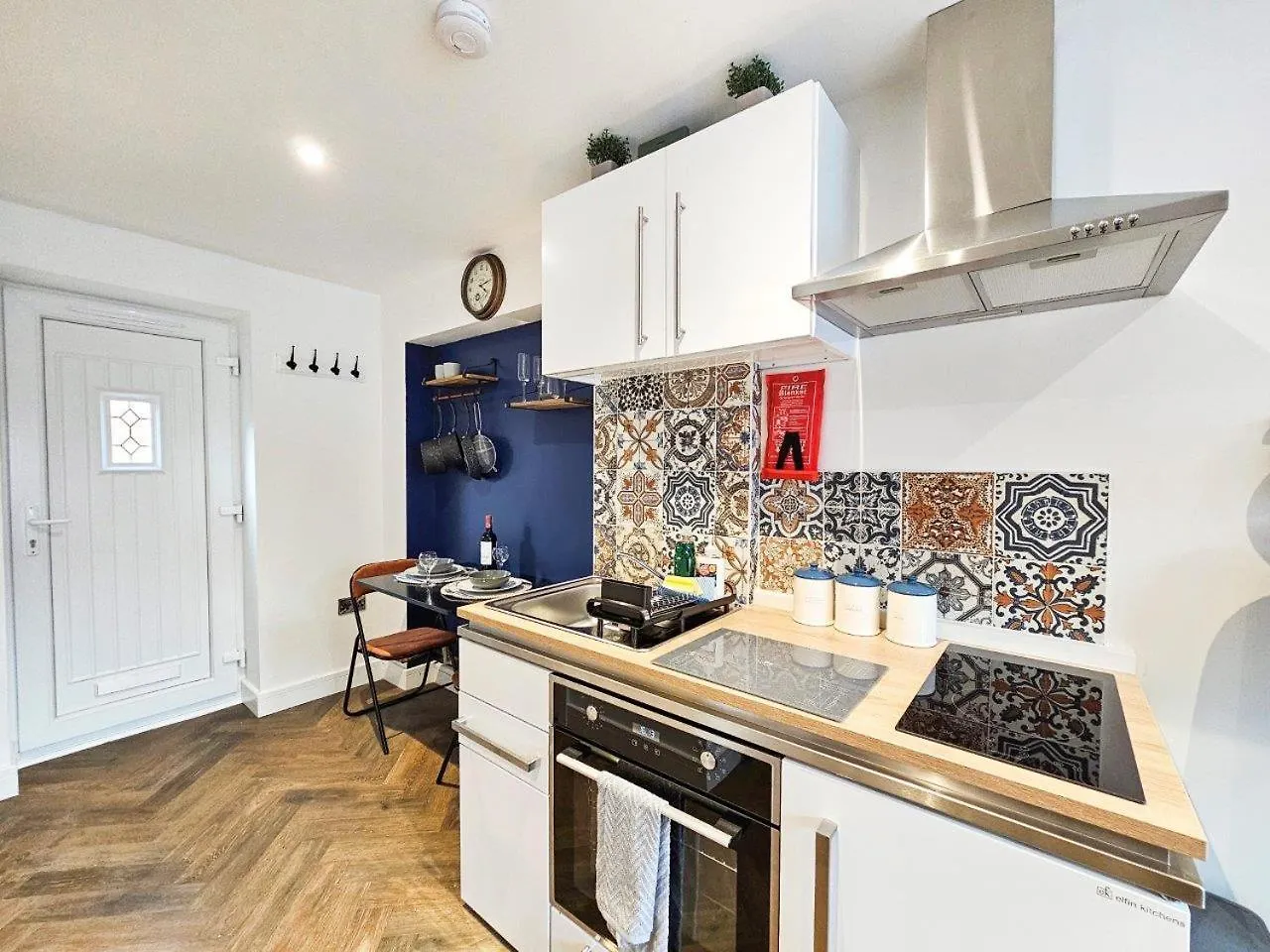 Cobblestone Studio By Fortuna Property Cheltenham Apartment