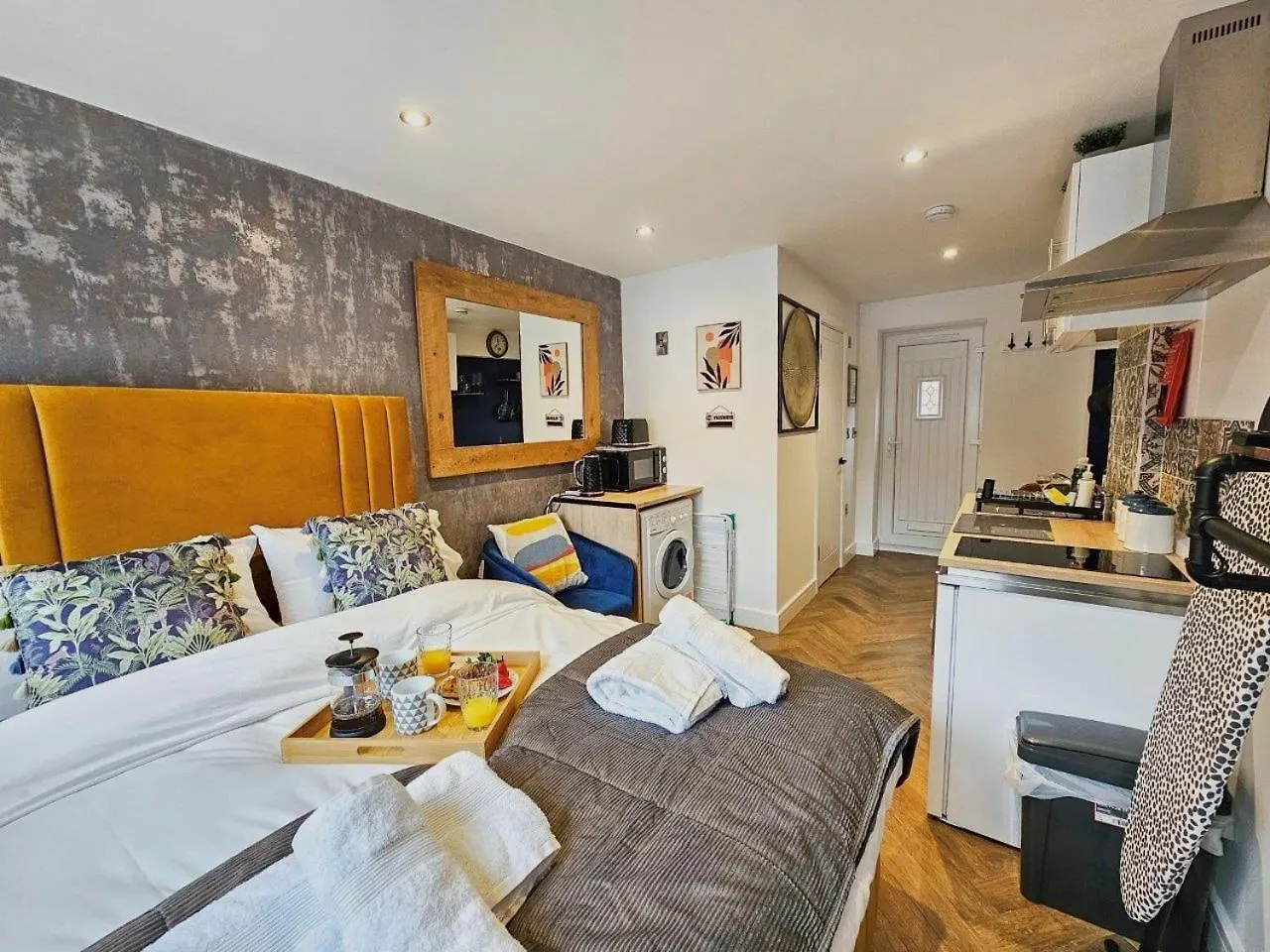Cobblestone Studio By Fortuna Property Cheltenham United Kingdom