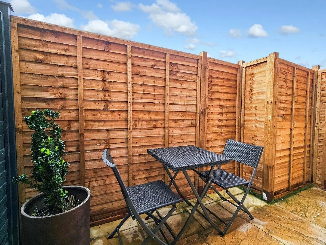 Cobblestone Studio By Fortuna Property Cheltenham Apartment
